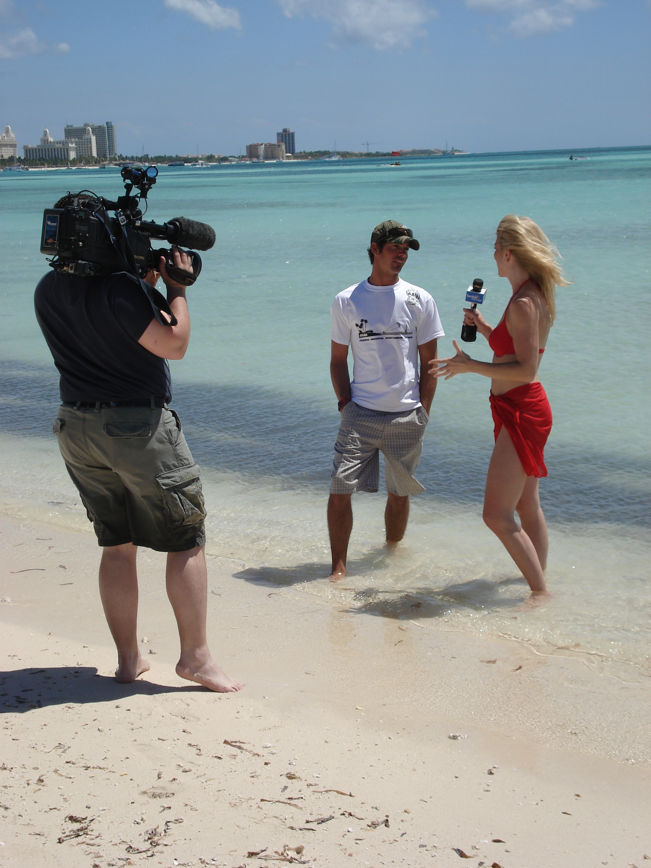 Coirnna with Wim the Surf Instructor